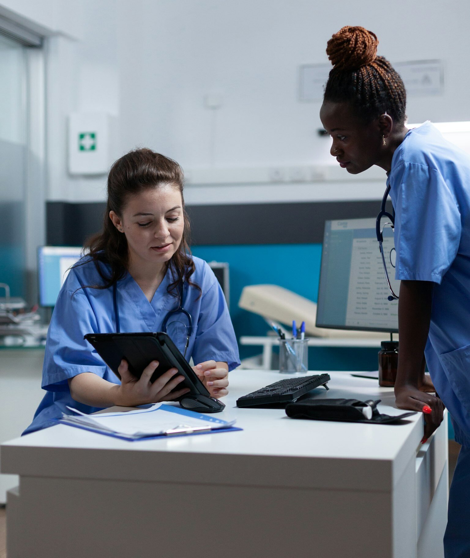 Medical nurse team in uniform working at disease diagonisis